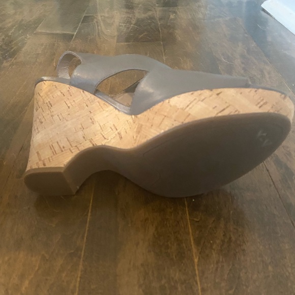 NEW Franco Sarto Grey Leather Cork Wedge Platform Sandals Size 10 M - Picture 3 of 6